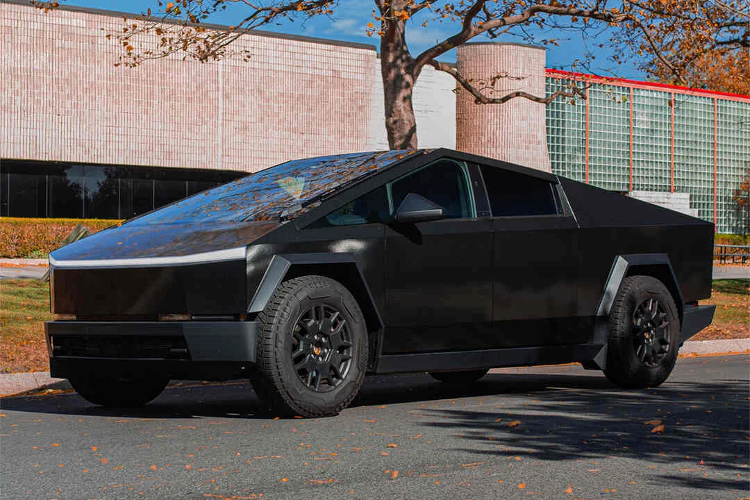 Tesla Cybertruck Black