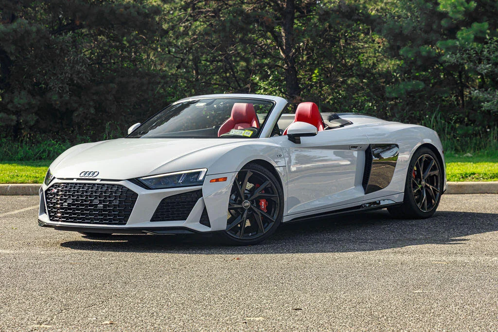 Audi R8 White/Red