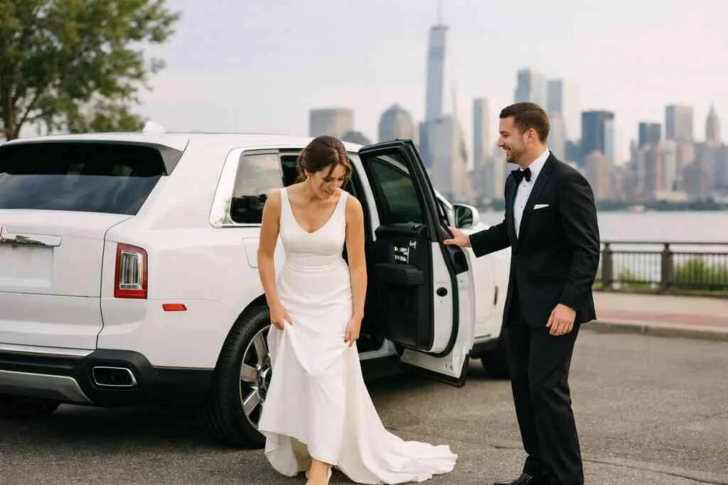 Wedding party transport for the bride groom and bridal party without crowding the schedule — BluStreet Jersey City Exoti